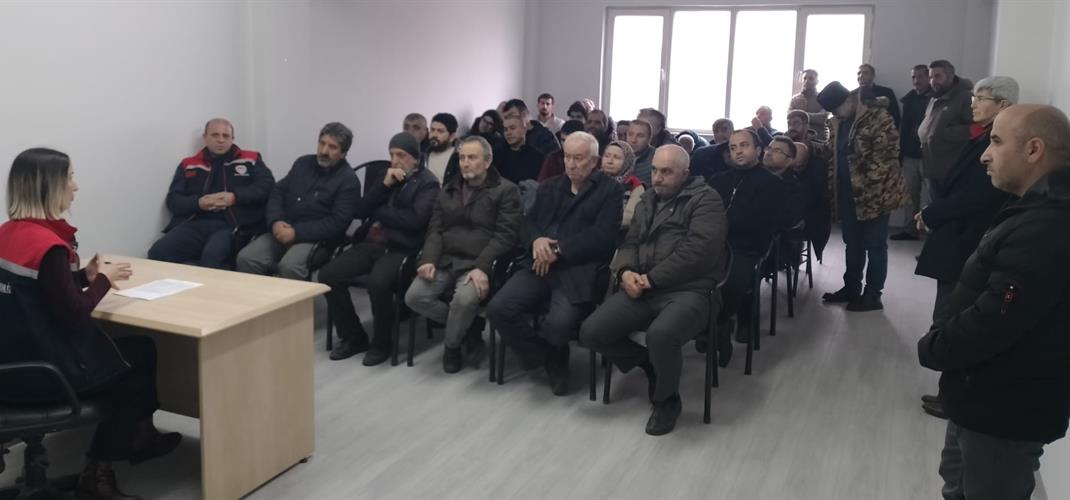 Pestisit denetimleri hakkında sektör temsilcilerine bilgilendirme toplantısı yapıldı. 