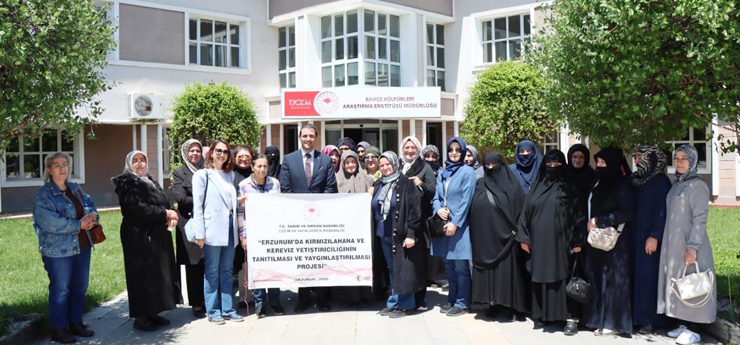 Proje kapsamında Erzincan Bahçe Kültürleri Araştırma Enstitüsü Müdürlüğüne teknik gezi düzenlenmiştir.